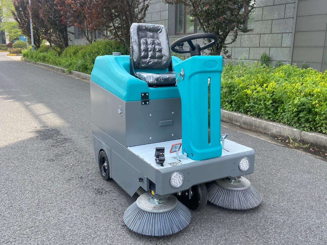 Ride On Sweeper – K Strok Products